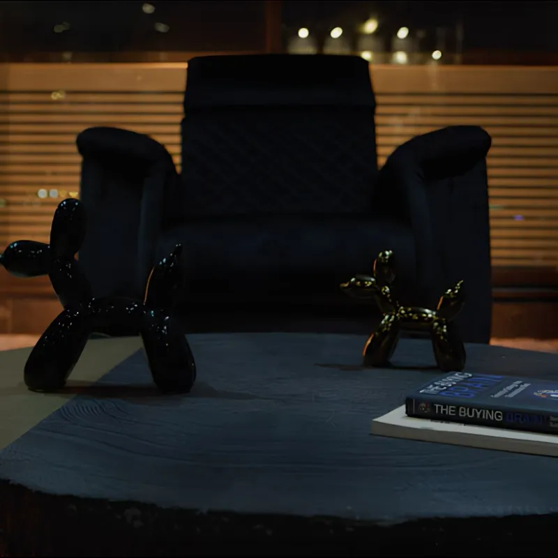 Black Mirror Residence